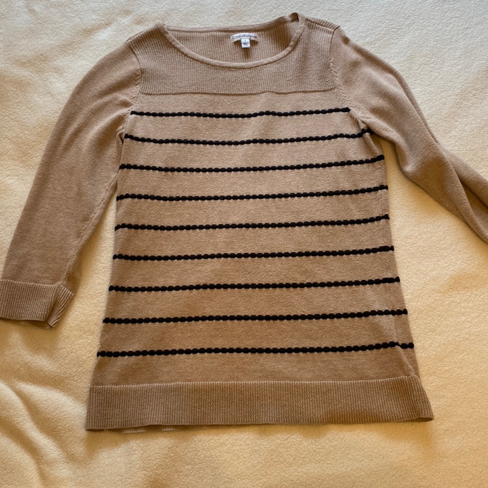 Black and tan 3/4 sweater